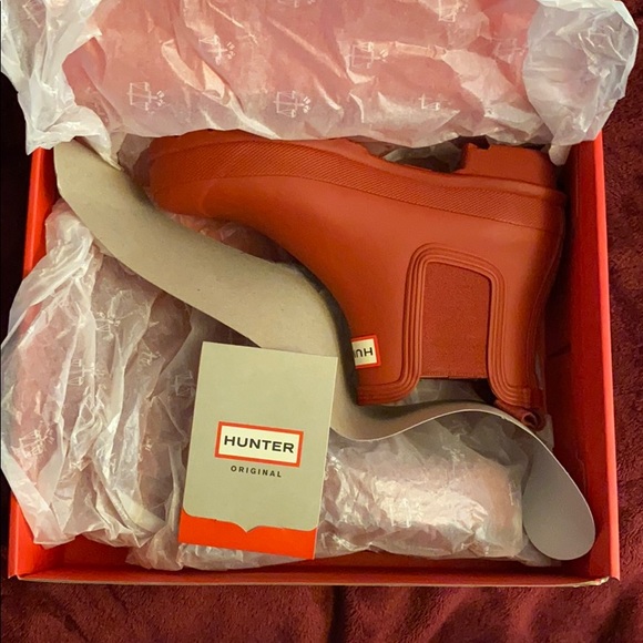 BRAND NEW HUNTER CHELSEA RAIN BOOTS - Picture 2 of 4